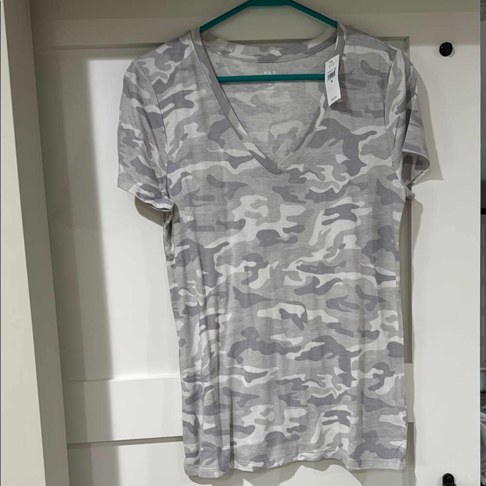 GAP Gray and White Fitted Short Sleeve Tee
